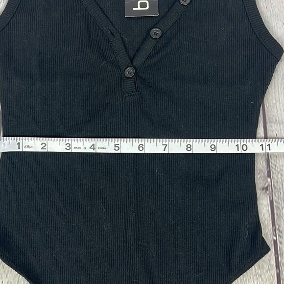 Boohoo Black Sleeveless Ribbed Bodysuit Button detail Size 4 NWT Fall Winter - Picture 6 of 8